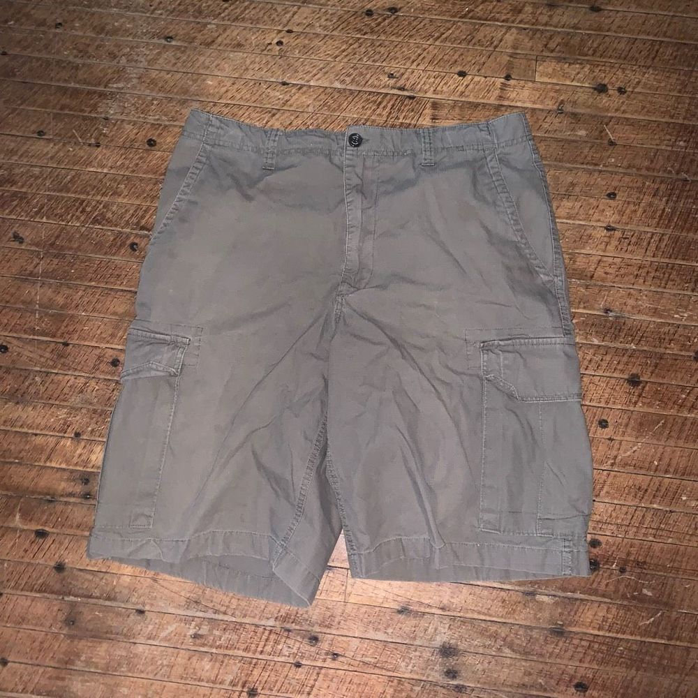 Banana Republic khaki flat front beachy business casual 36 shorts